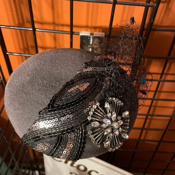 Gray Beret with Black Sequin and Mesh Detail - Picture 4 of 5